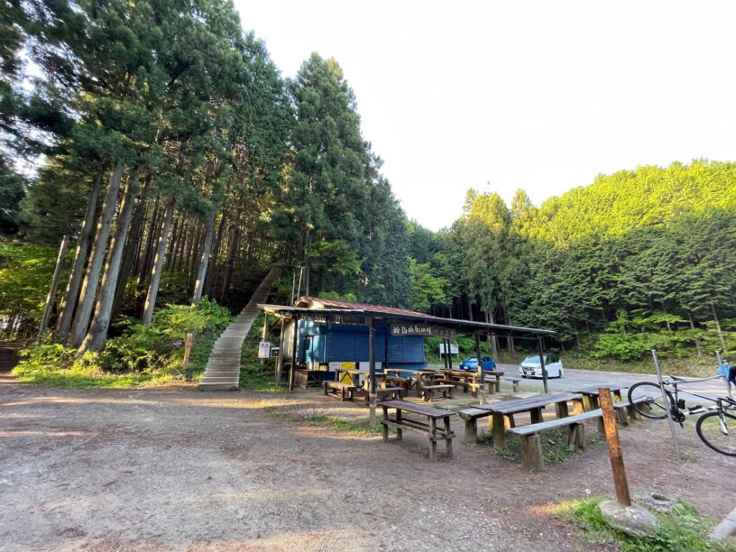 和田峠のピークには峠の茶屋がある